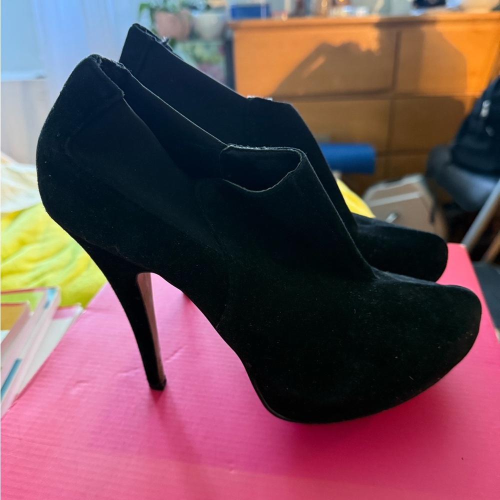 Jessica Simpson Joney Ankle Booties - Picture 9 of 9